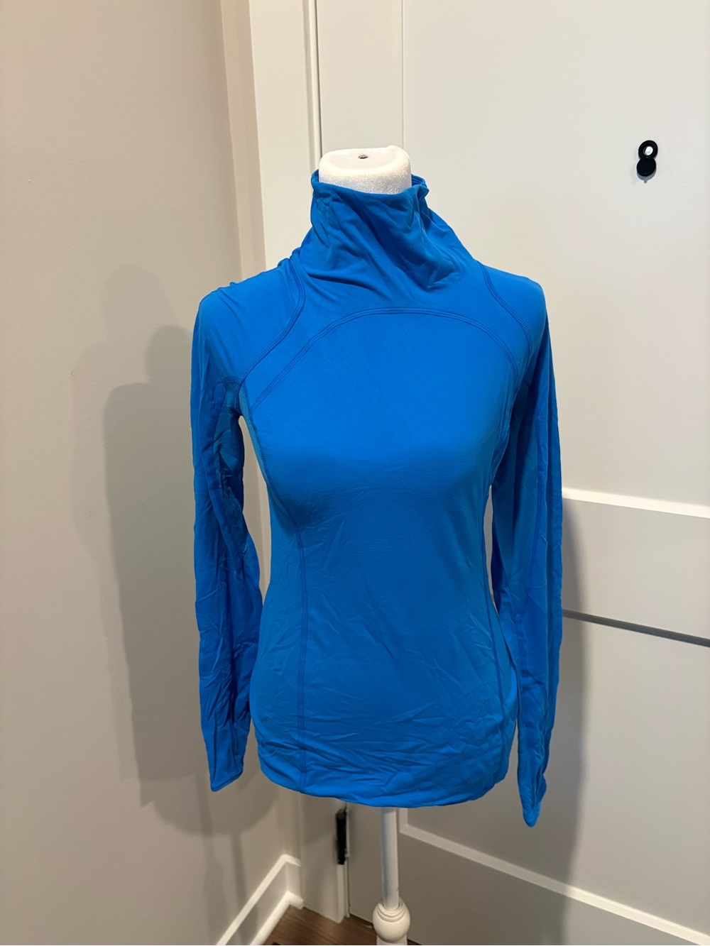 lululemon athletica Women's Long-Sleeve Top - Cyan Blue